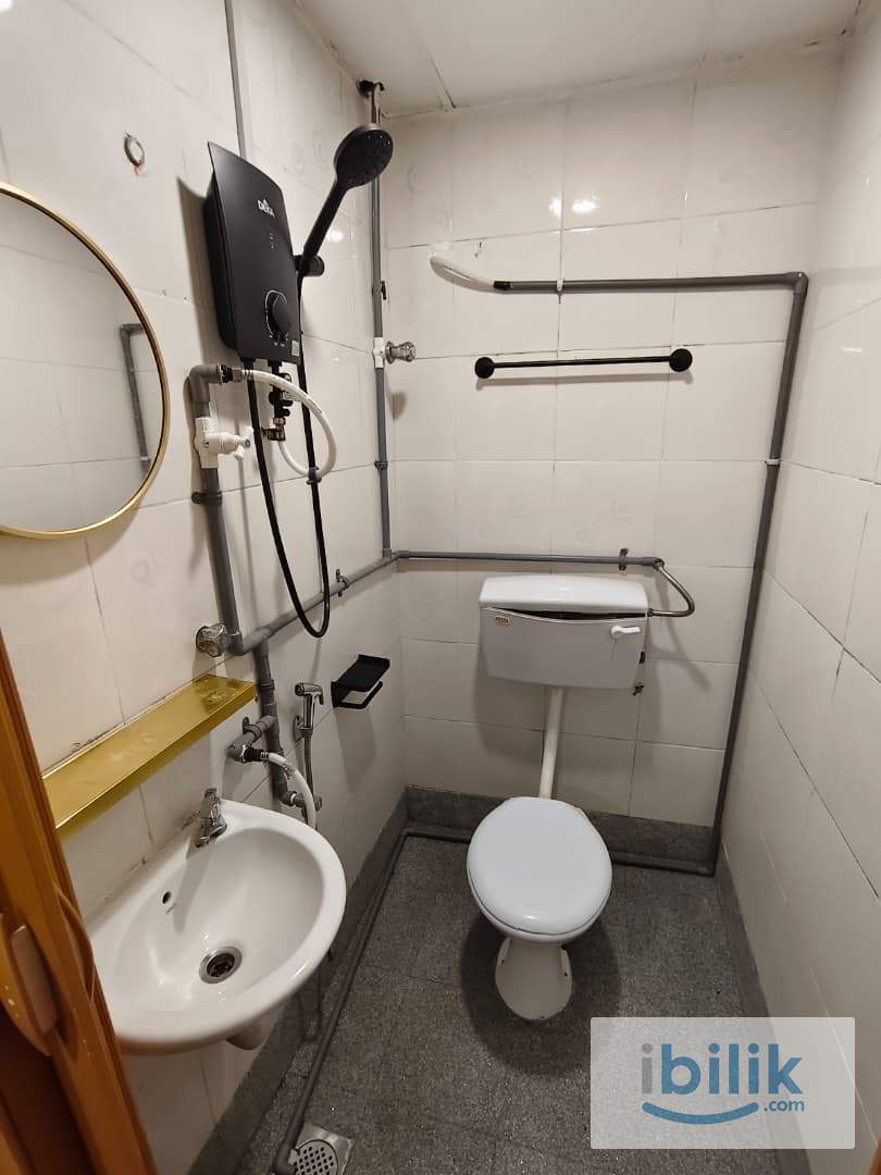 Single Room - Image 6