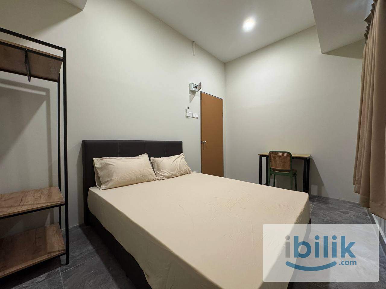 Single Room - Image 6