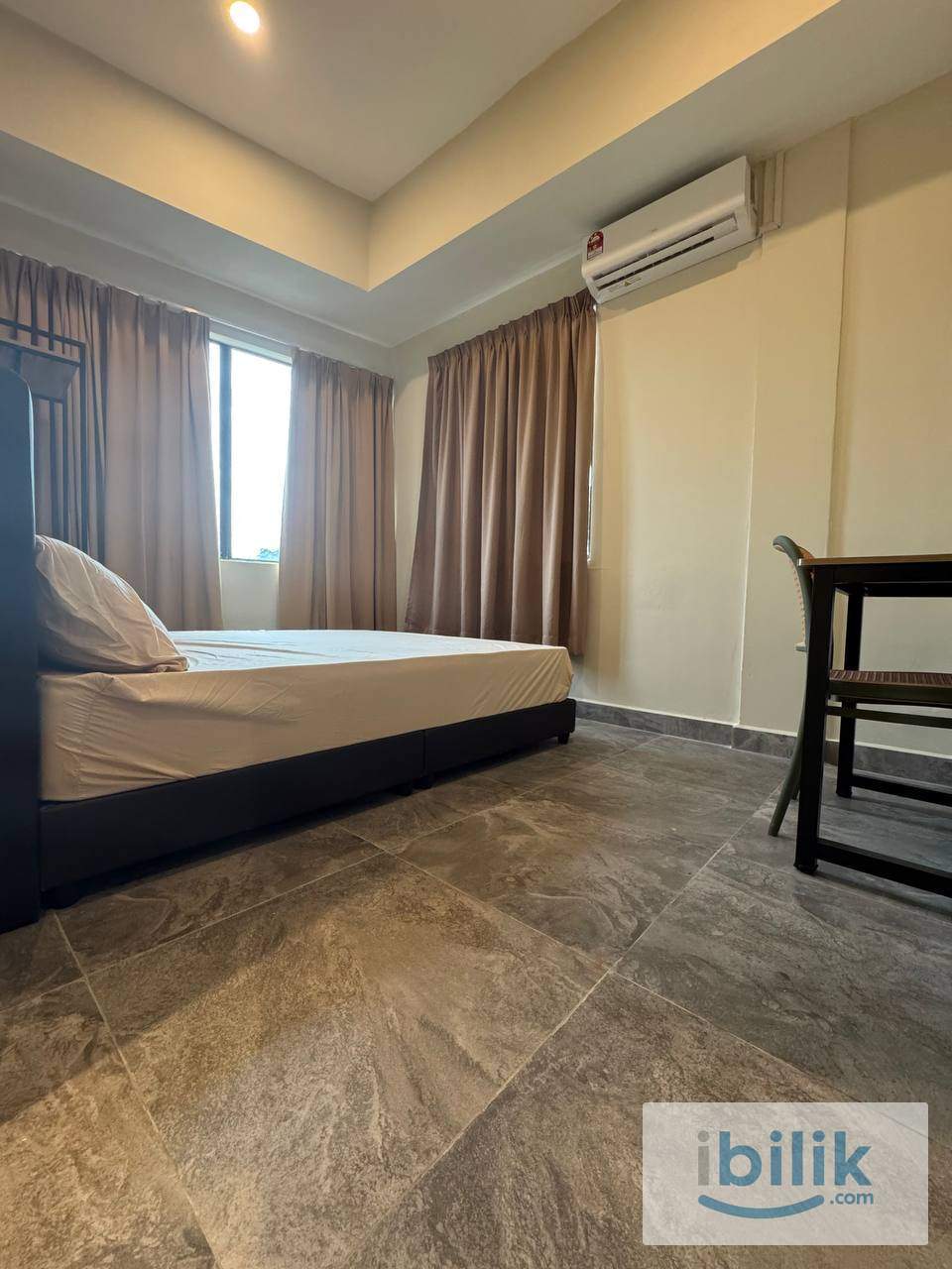 Single Room - Image 9