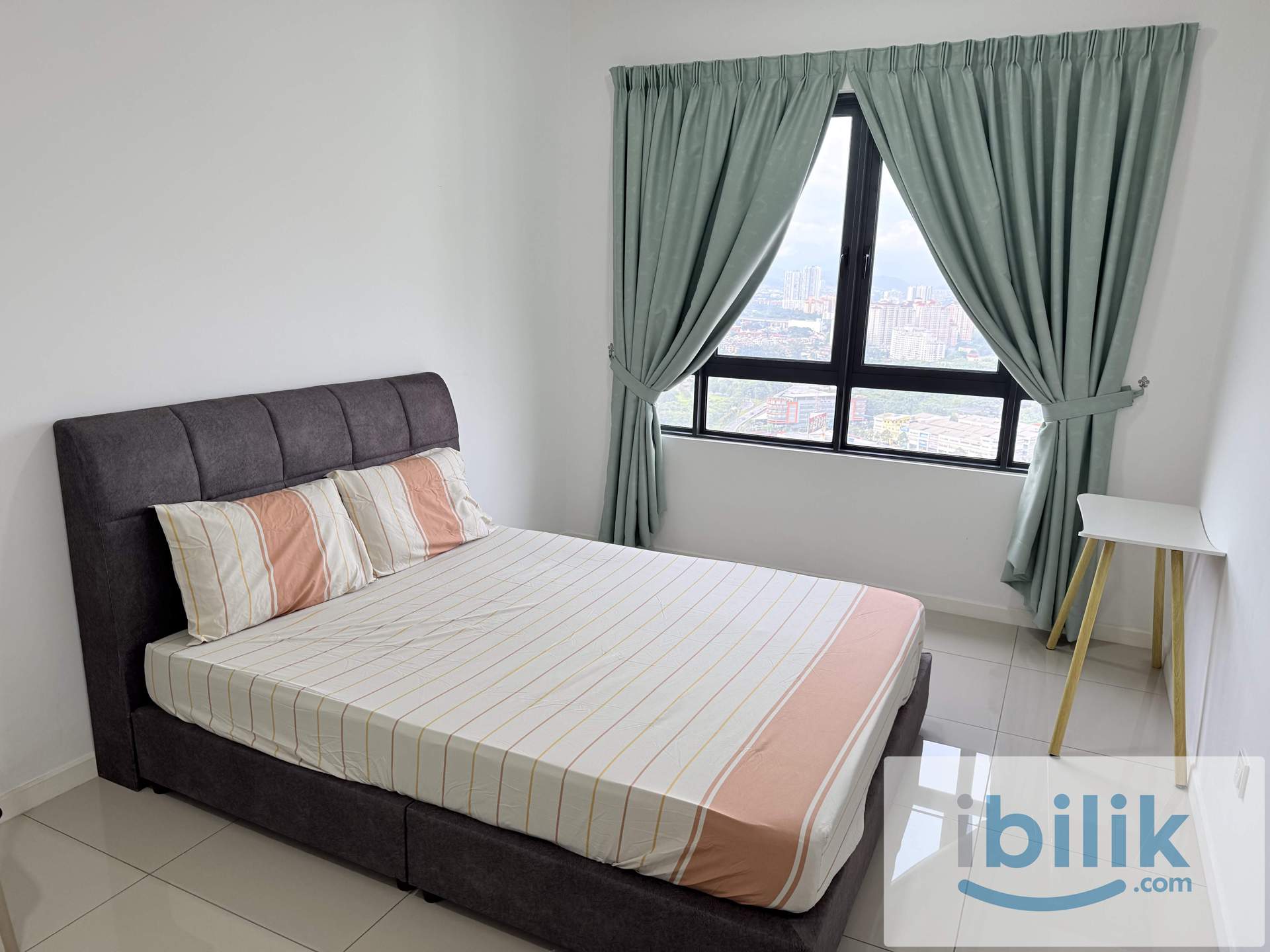 Master Bedroom - Image 1