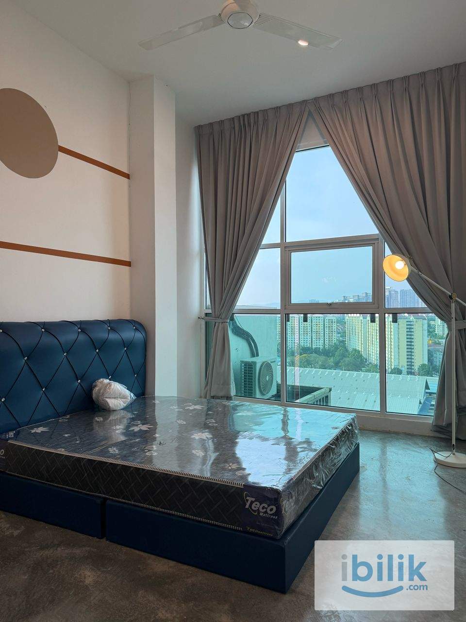 PACIFIC PLACE BIG WINDOW MEDIUM ROOM FULLY FURNISHED NEAR LRT STATION  - Image 3