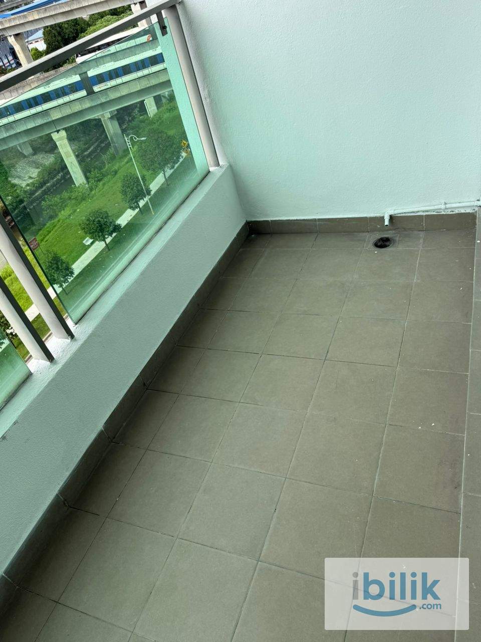 PACIFIC PLACE FEMALE SINGLE ROOM FULLY FURNISHED LRT STATION  - Image 1