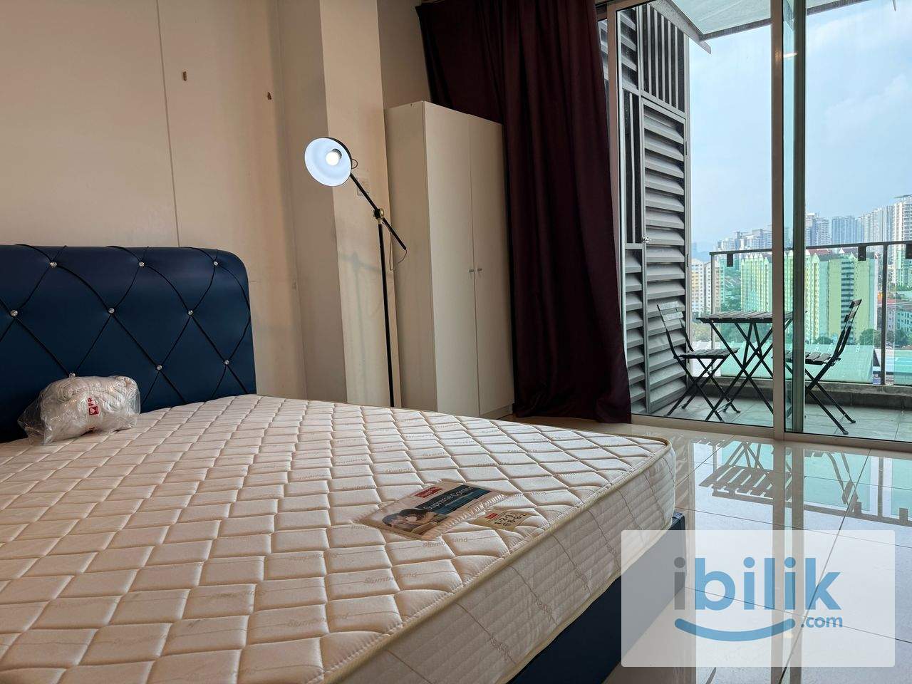 PACIFIC PLACE BALCONY MEDIUM ROOM FULLY FURNISHED LRT STATION  - Image 3