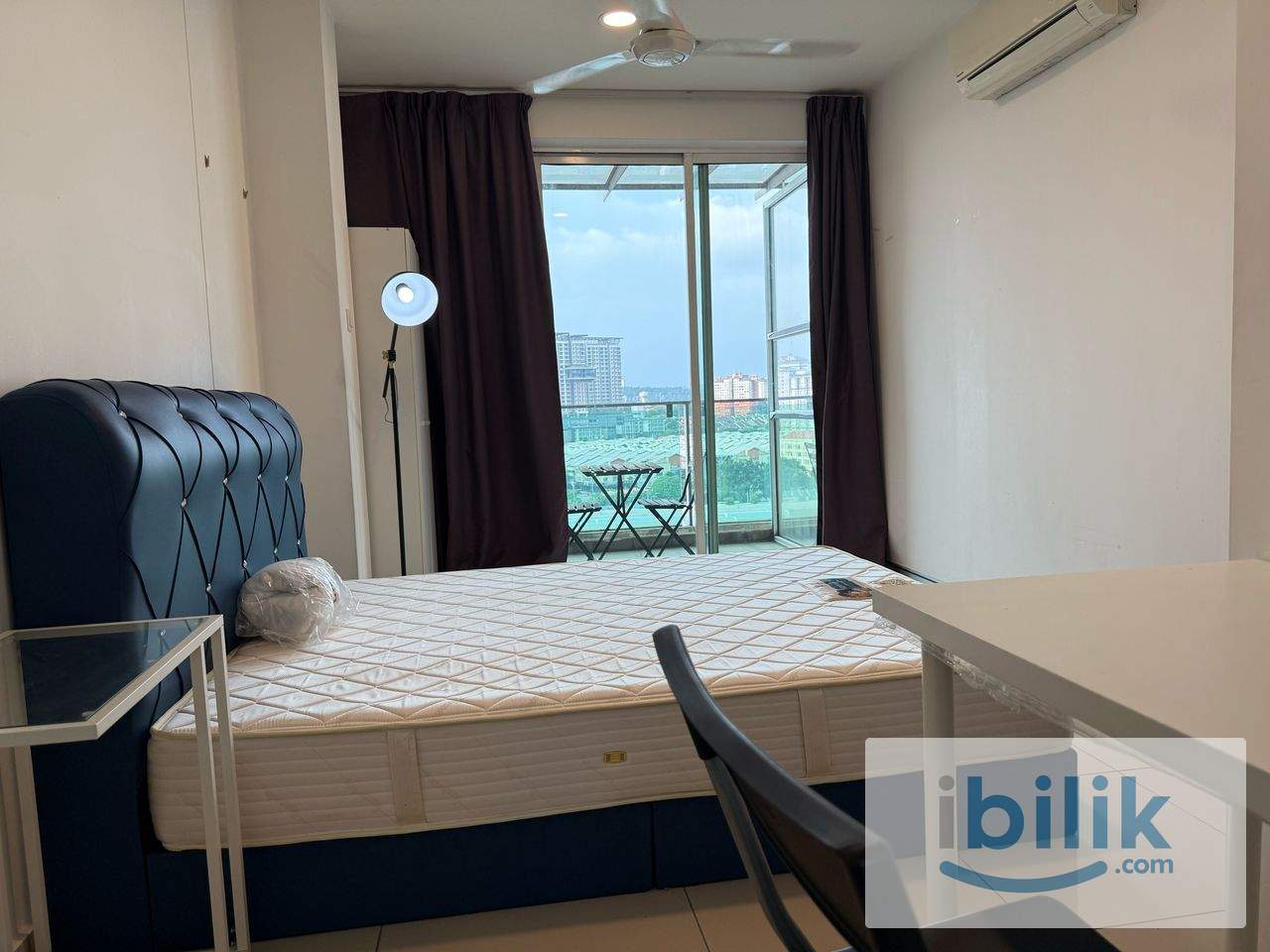 PACIFIC PLACE BALCONY MEDIUM ROOM FULLY FURNISHED LRT STATION  - Image 4