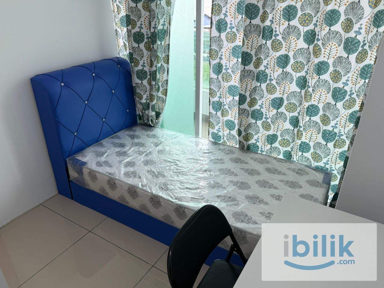 PACIFIC PLACE SINGLE FEMALE BEDROOM FULLY FURNISHED LRT STATION  - Image 3
