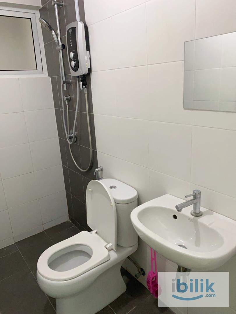 PACIFIC PLACE MIX GENDER MEDIUM ROOM FULLY FURNISHED LRT STATION  - Image 5