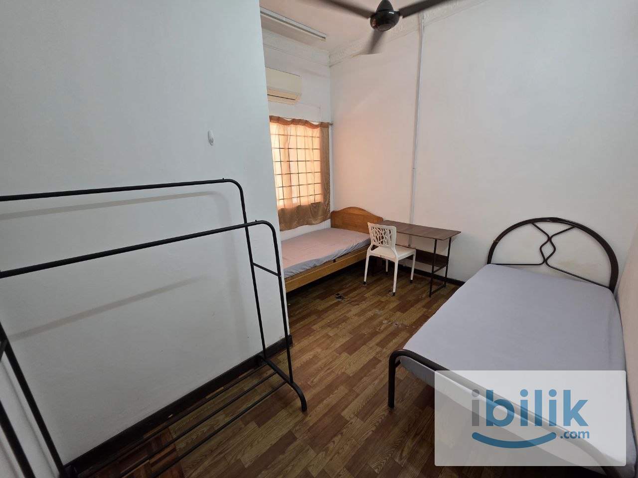Taman SEA, PJ | 2 Single Bed | Room to Rent - Image 1