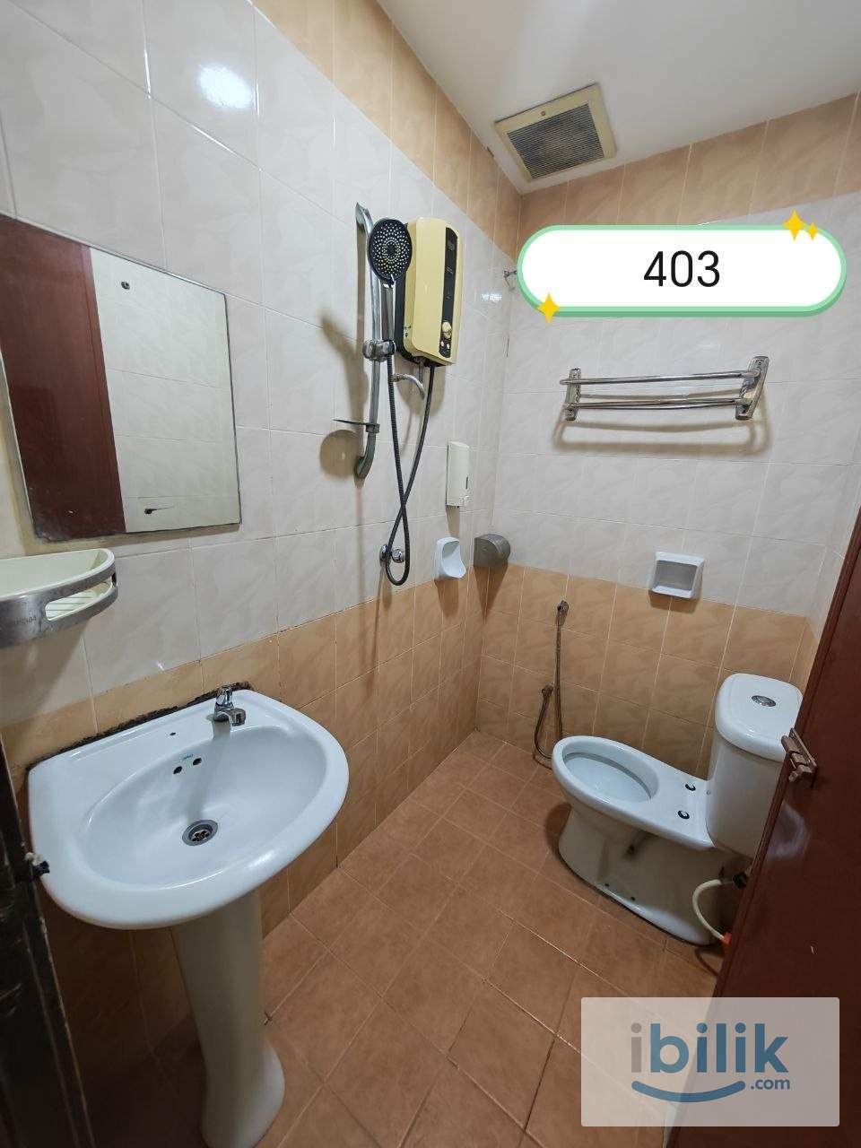 🌸 COMFY LIVING STARTS HERE 🌸 ✨ Stylish Hotel-Type Room ✨ 🛏 Private Cozy Room 🛁 Clean Private Bathroom - Image 3