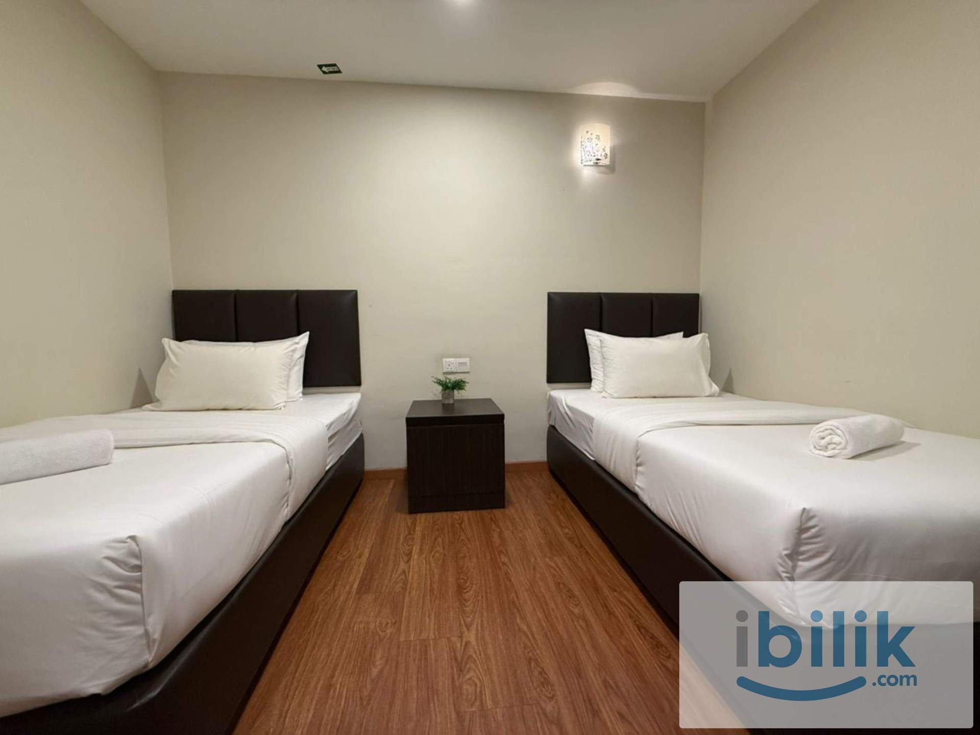 Standard Twin Room - Image 4