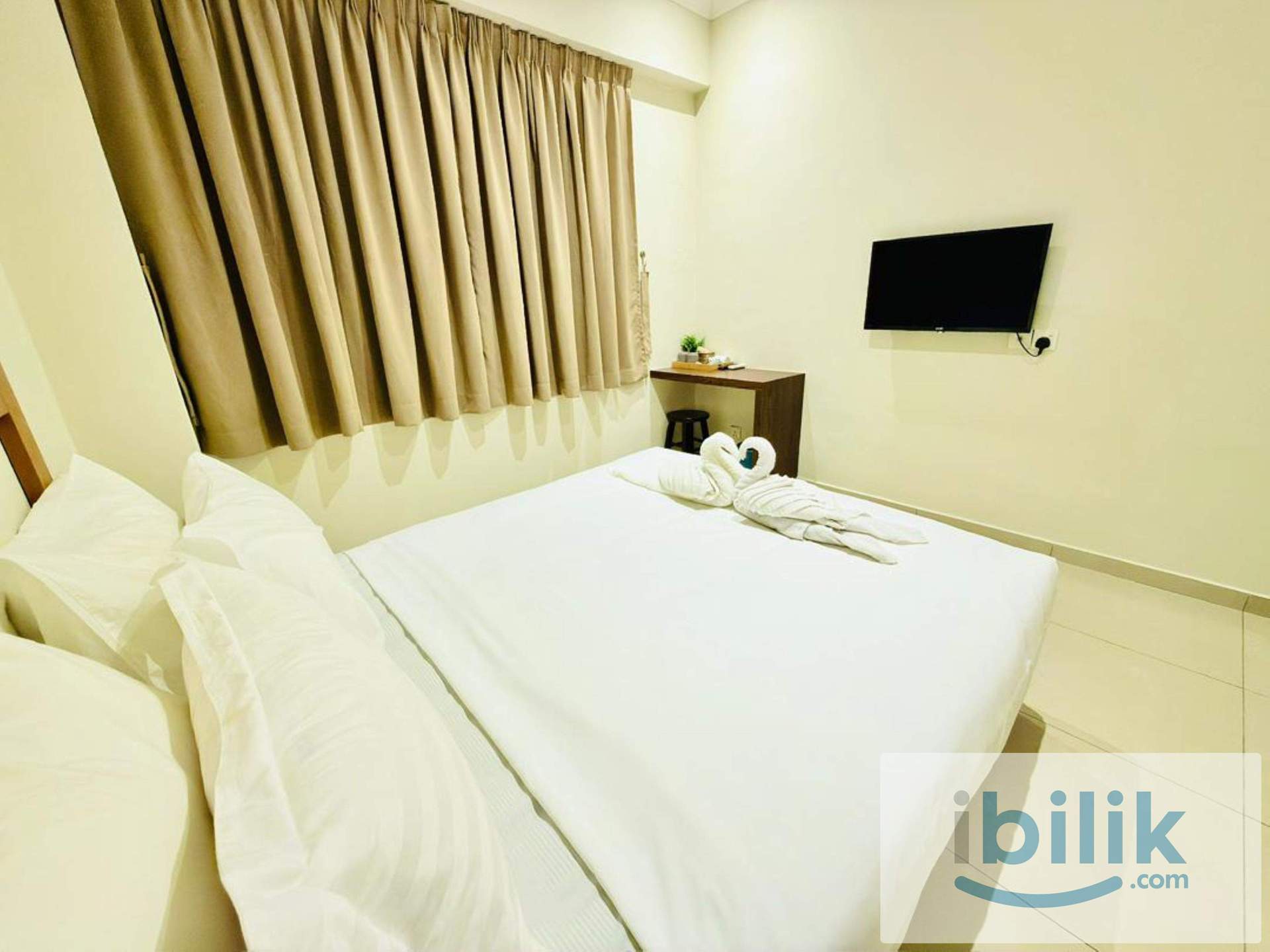 Deluxe Queen Room - Image 6