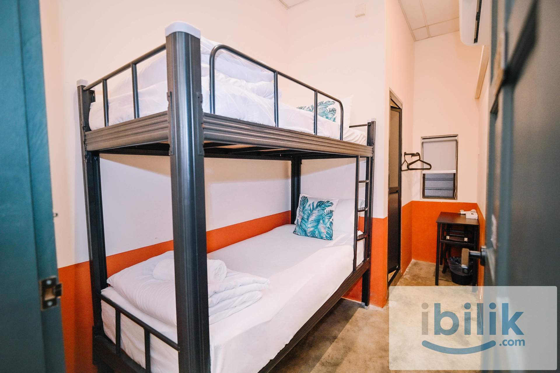 Small Twin Room - Image 1