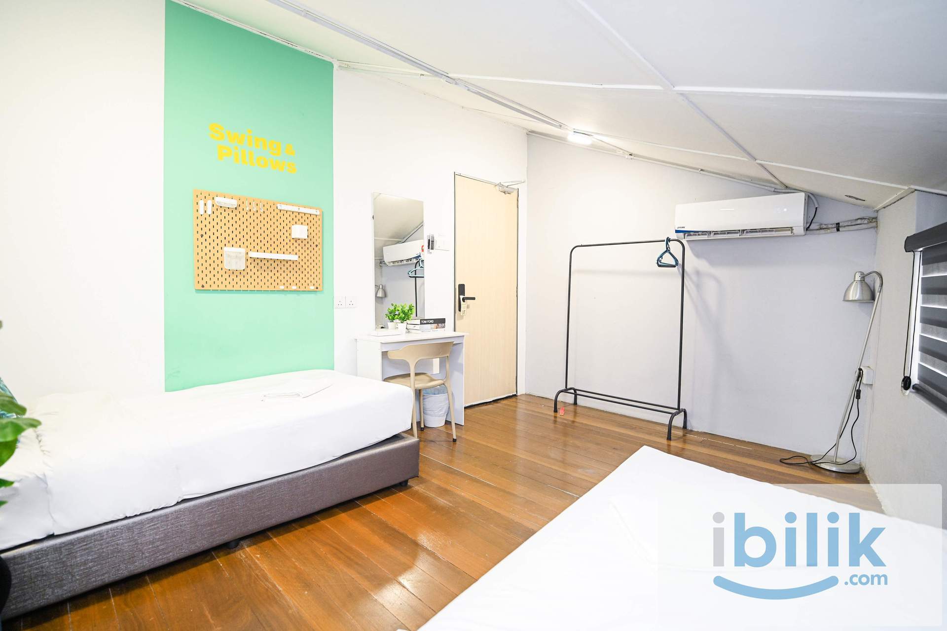 Standard Twin Shared Bathroom - Image 4