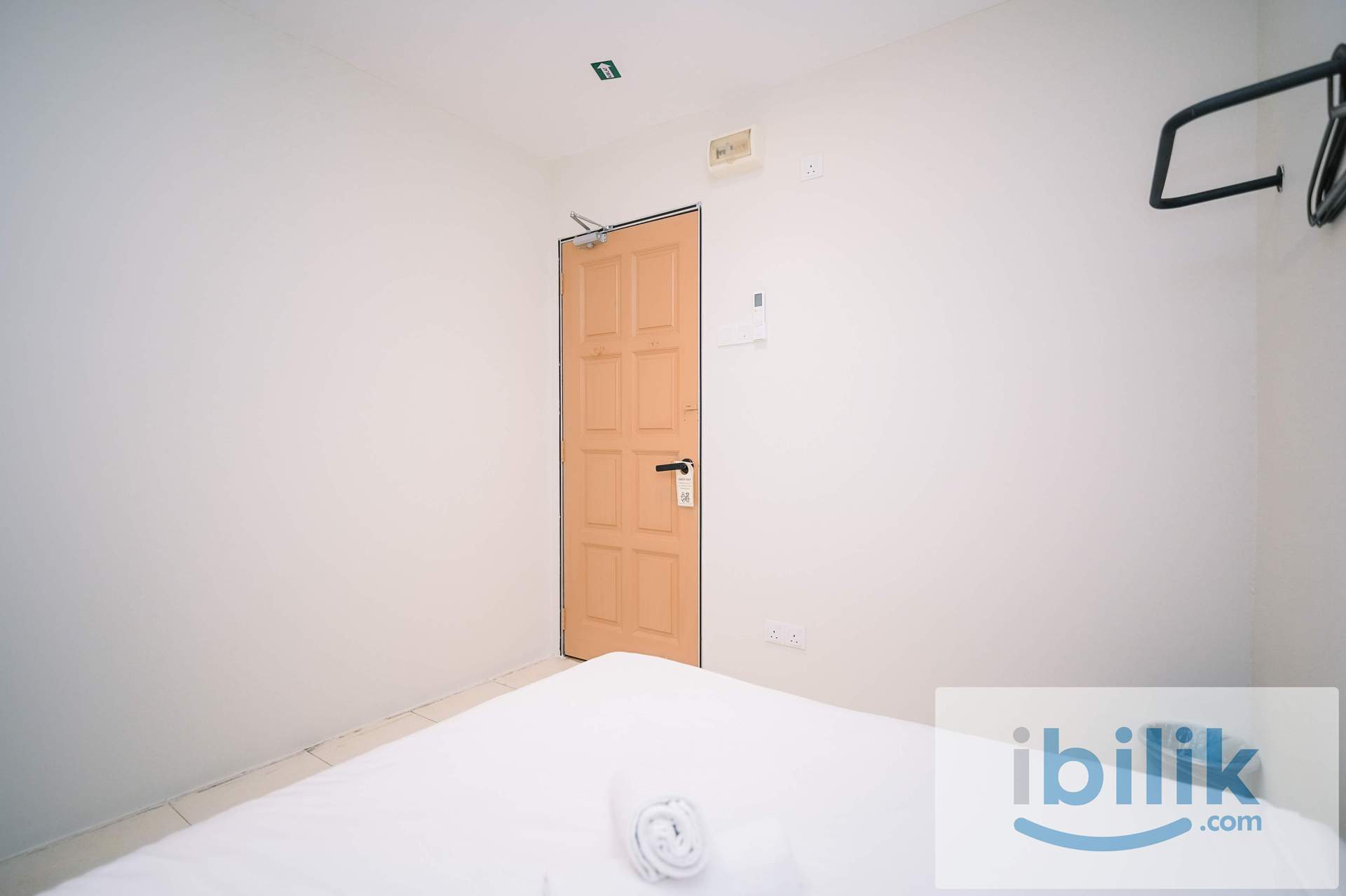 Standard Queen Shared Bathroom - Image 4