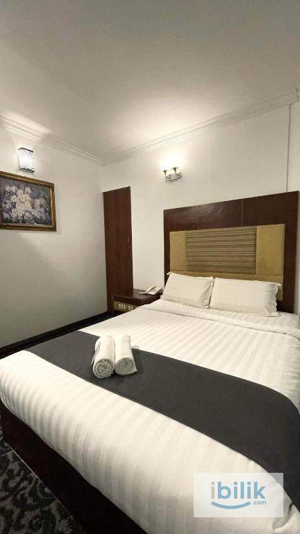 Deluxe Queen Room - Image 2