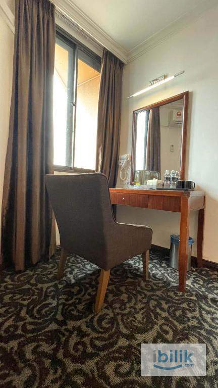 Deluxe Queen Room - Image 3