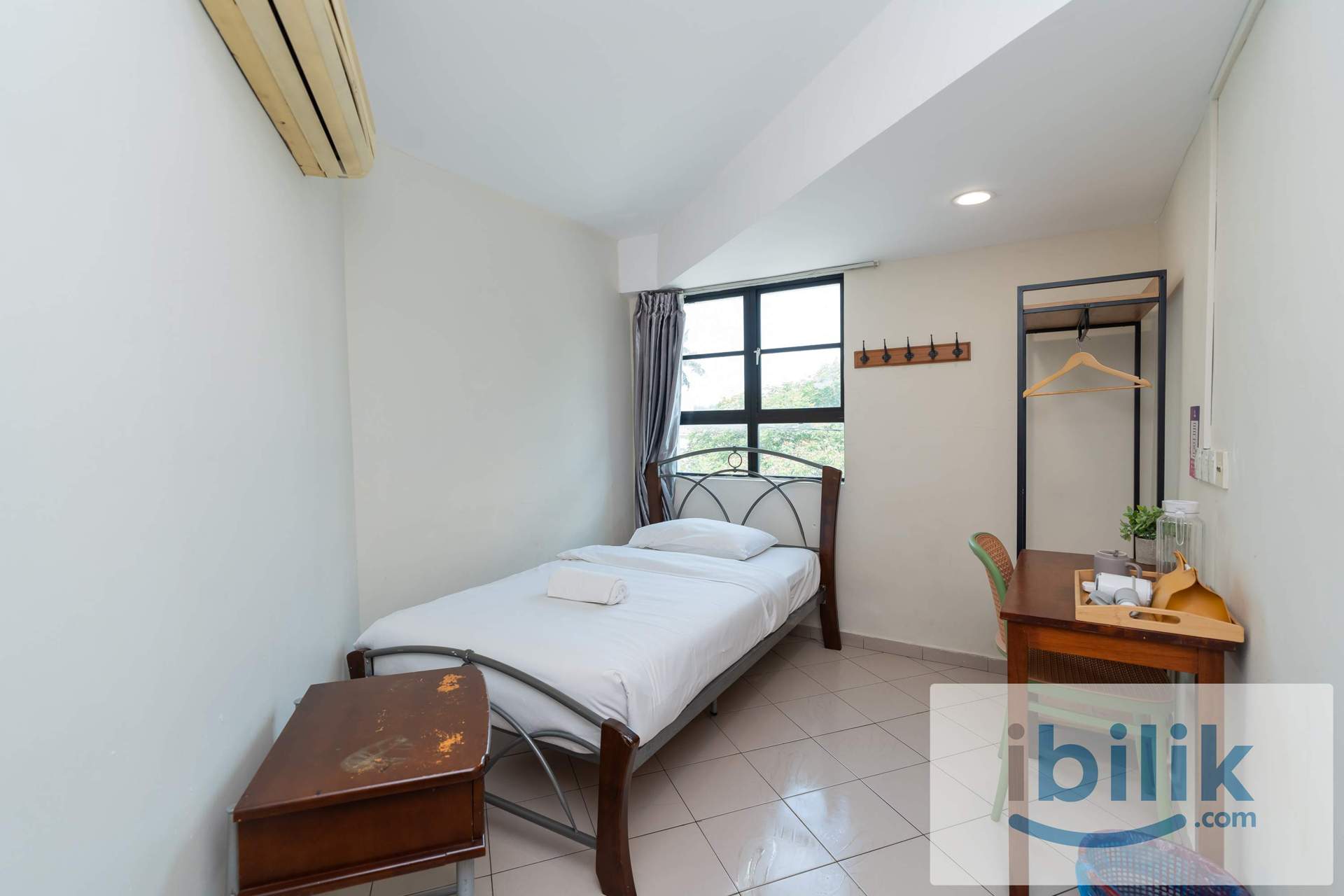 Standard Single Shared Bathroom - Image 1