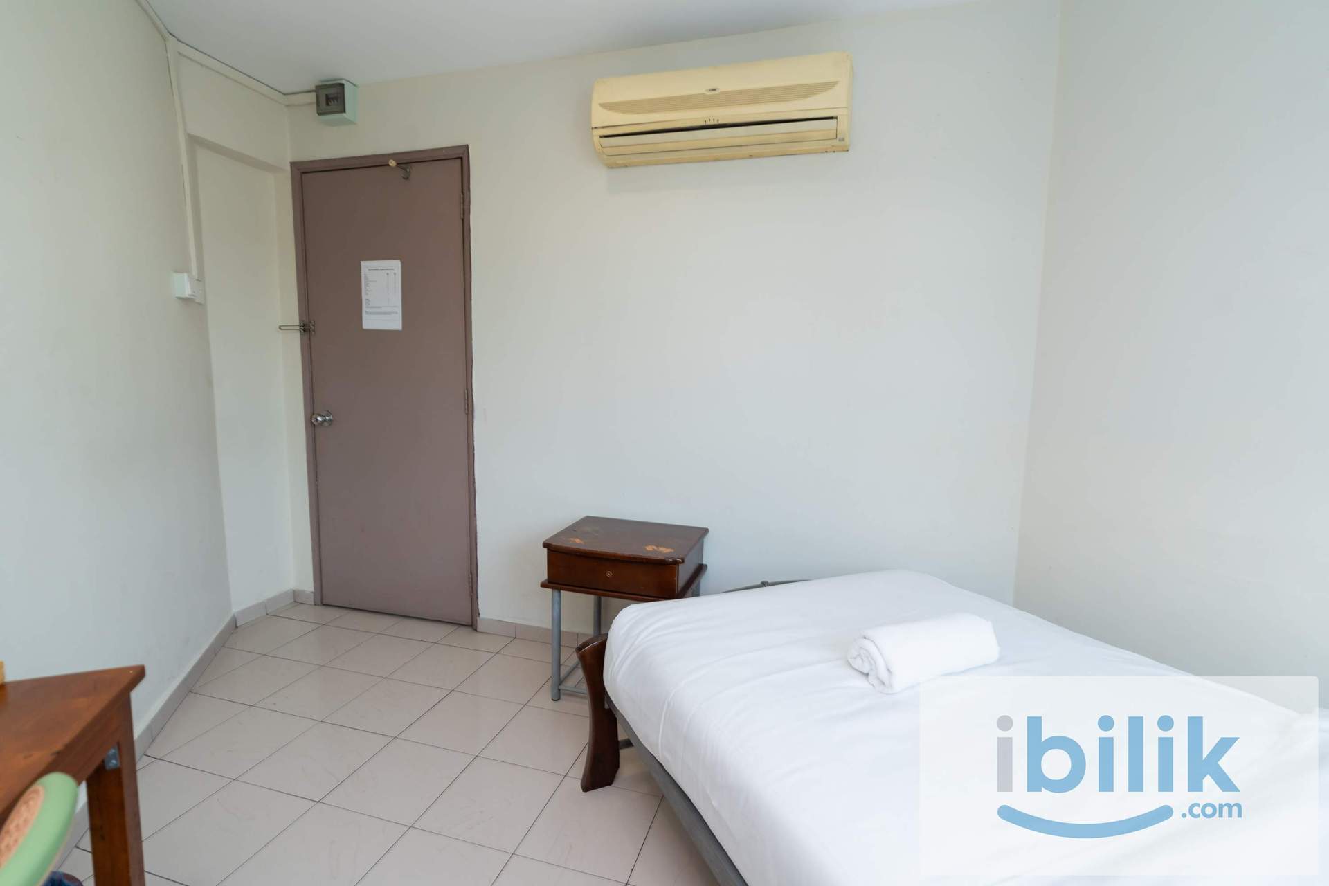 Standard Single Shared Bathroom - Image 6