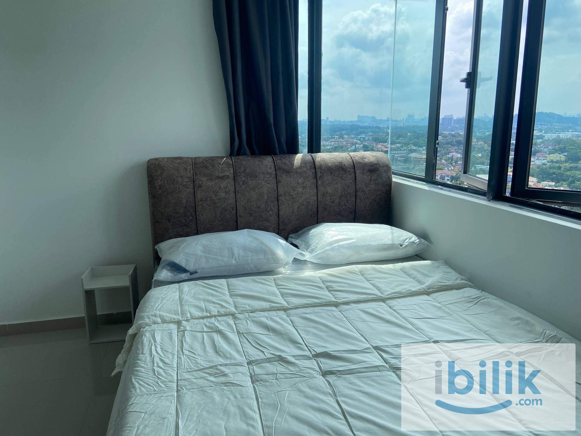 Spacious Female Master Bedroom near IOI Putrajaya - Image 5