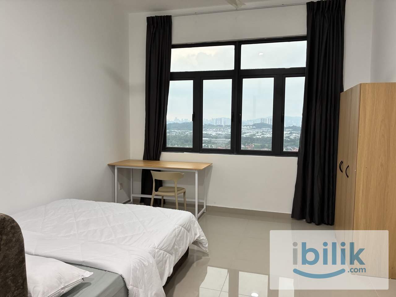 Spacious Master Bedroom for Female near Putrajaya - Image 2