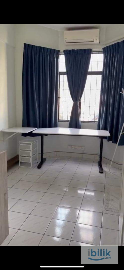 Master Room - Image 5