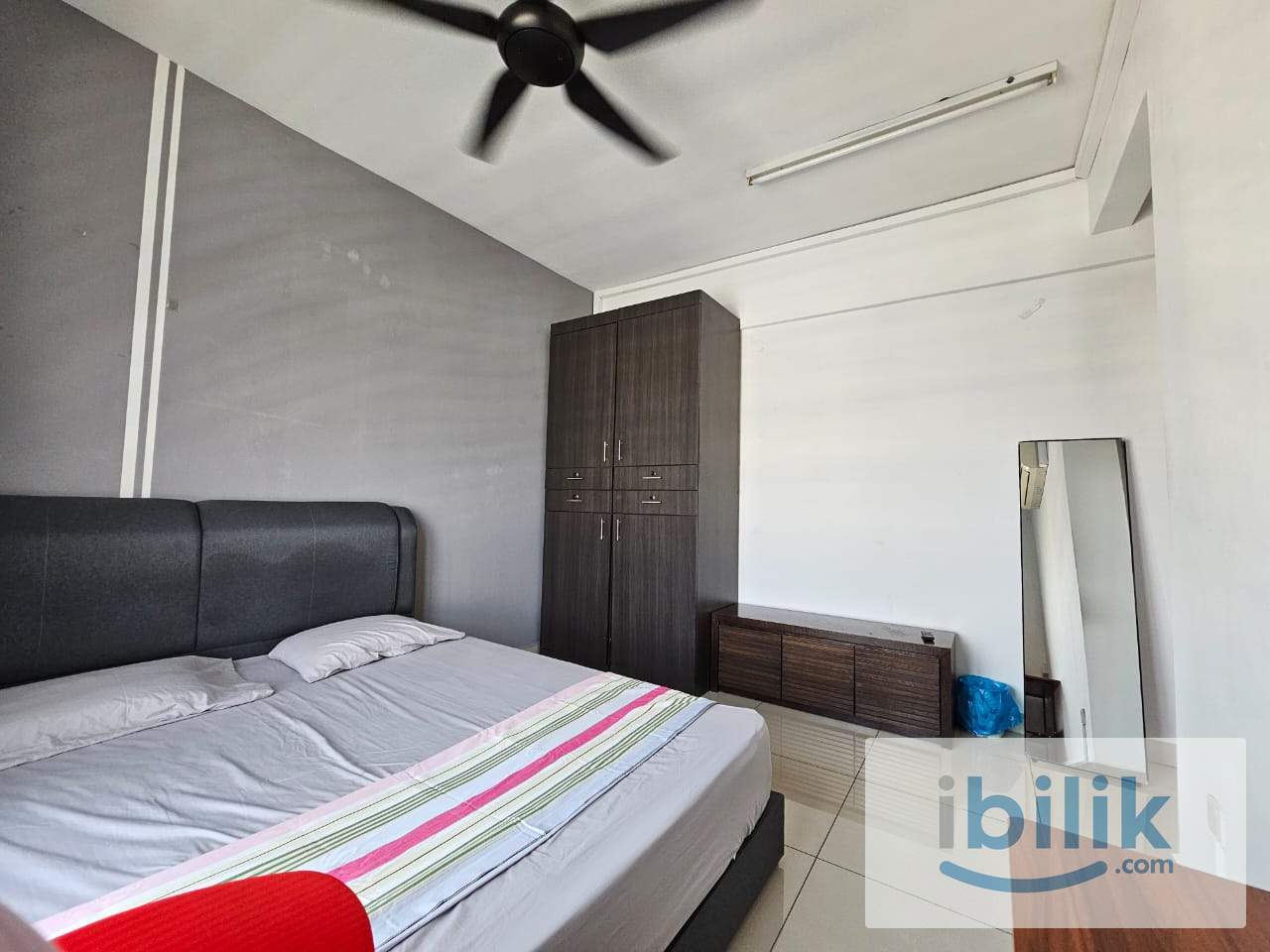 Master Bedroom - Image 10