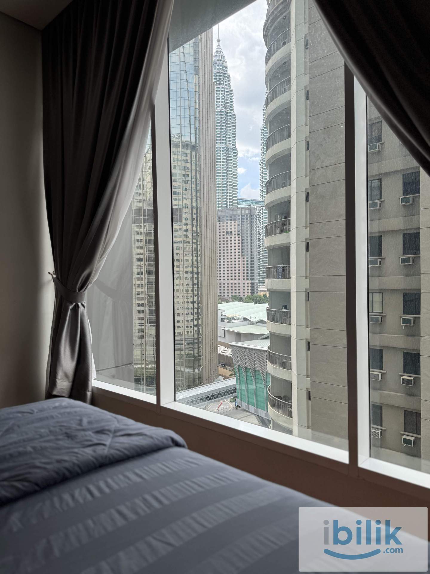 Cozy Queen Room @ KLCC | 3mins walk to Pavillion - Image 3