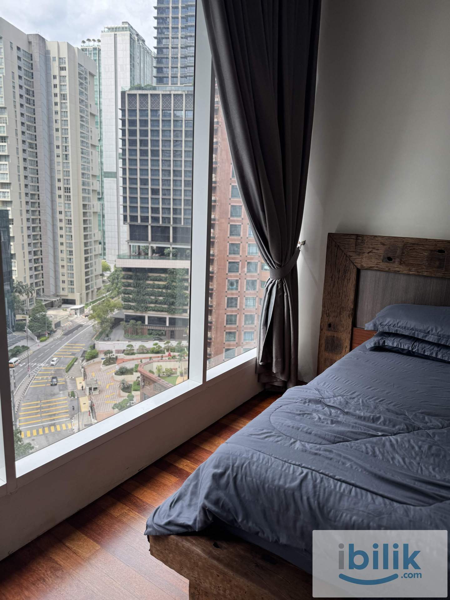 Cozy Queen Room @ KLCC | 3mins walk to Pavillion - Image 2