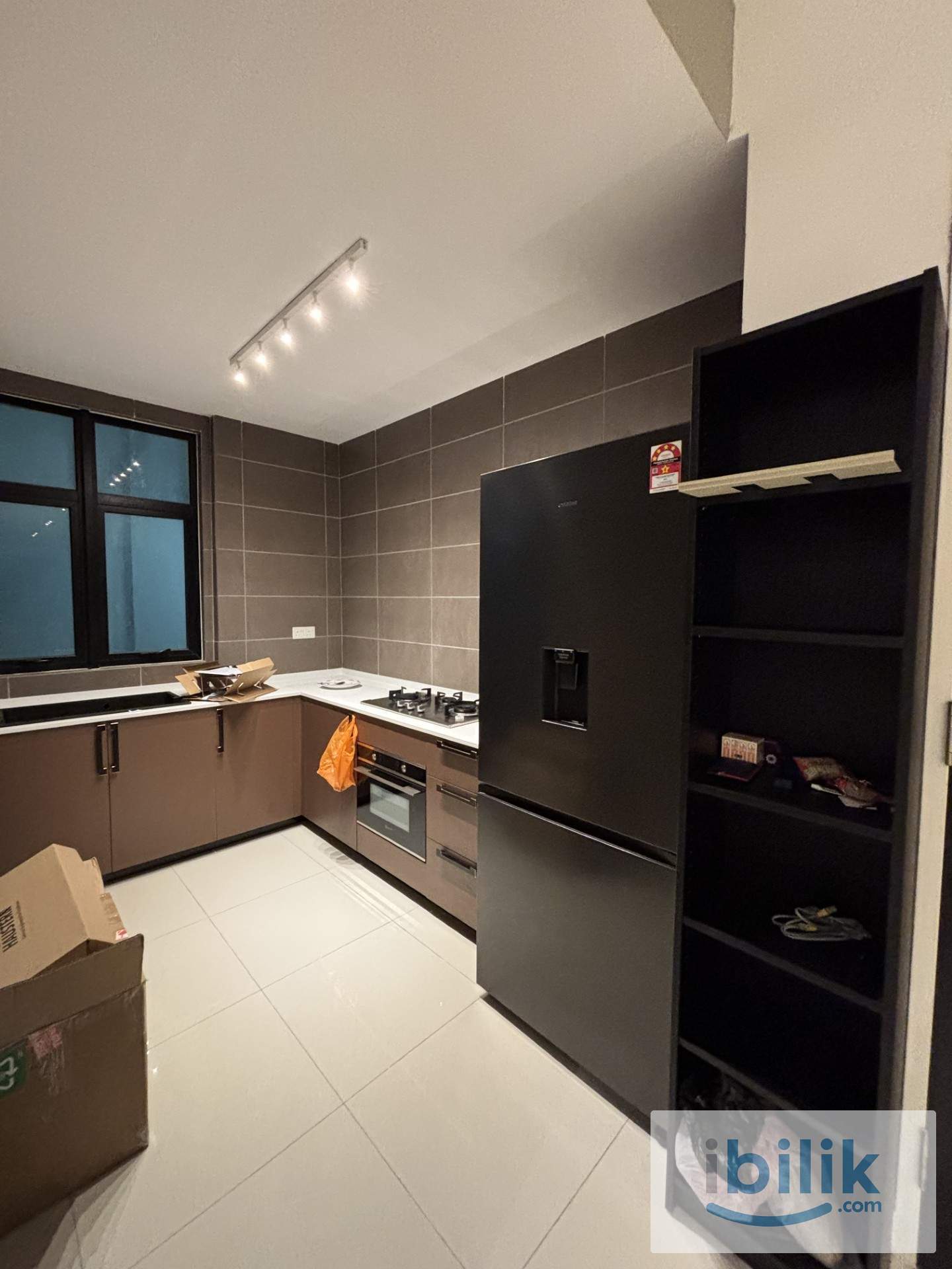 Master Room + 1 Car Park at Chymes Gurney | 600m to Damai LRT, 2 Stops to KLCC LRT - Image 4