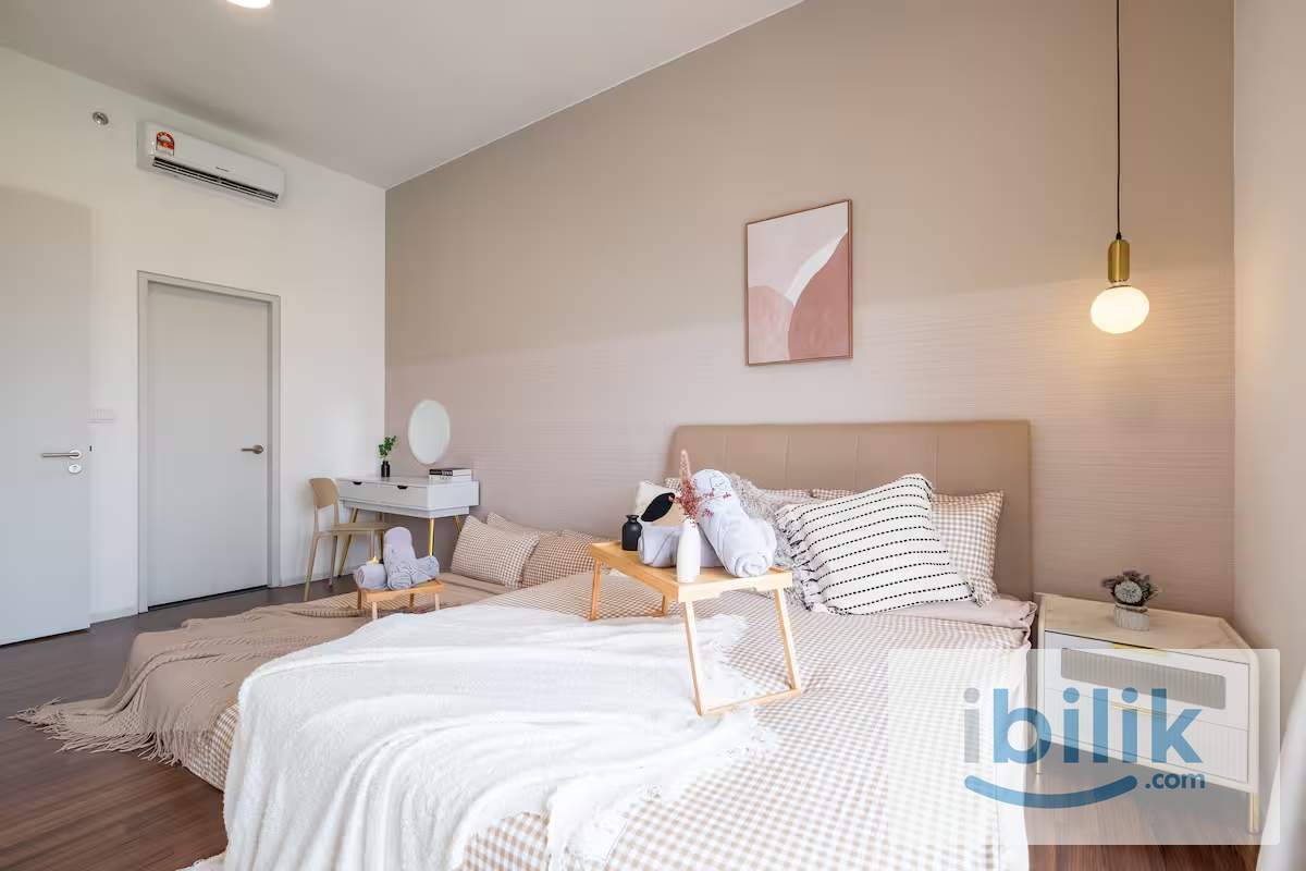 Spacious Master Room Near MRT Maluri 🚇 | Fully Furnished - Image 1