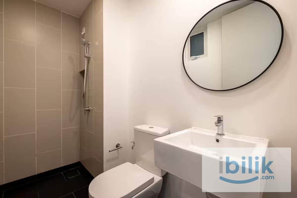 Spacious Master Room Near MRT Maluri 🚇 | Fully Furnished - Image 2