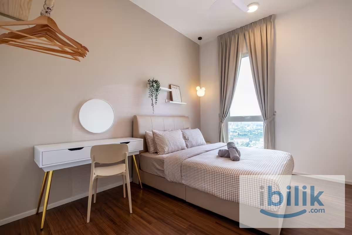 Spacious Medium Room | Walk to MRT Maluri | Lavile - Image 2