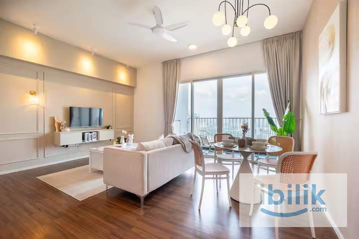 Spacious Medium Room | Walk to MRT Maluri | Lavile - Image 5