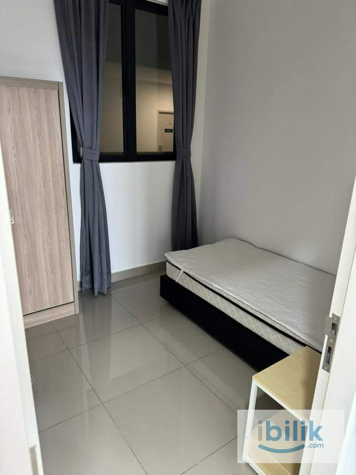 Budget Single Room Near maluri MRT | Lavile Condo | Move In Ready - Image 1