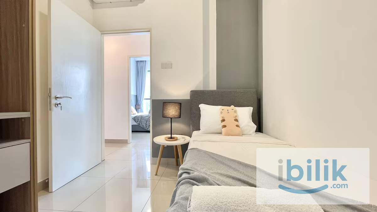 Budget Single Room 🚇 | Near MRT Maluri - Image 1