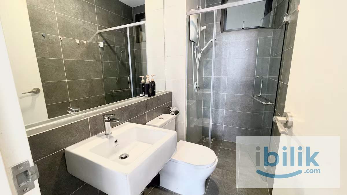 Budget Single Room 🚇 | Near MRT Maluri - Image 3