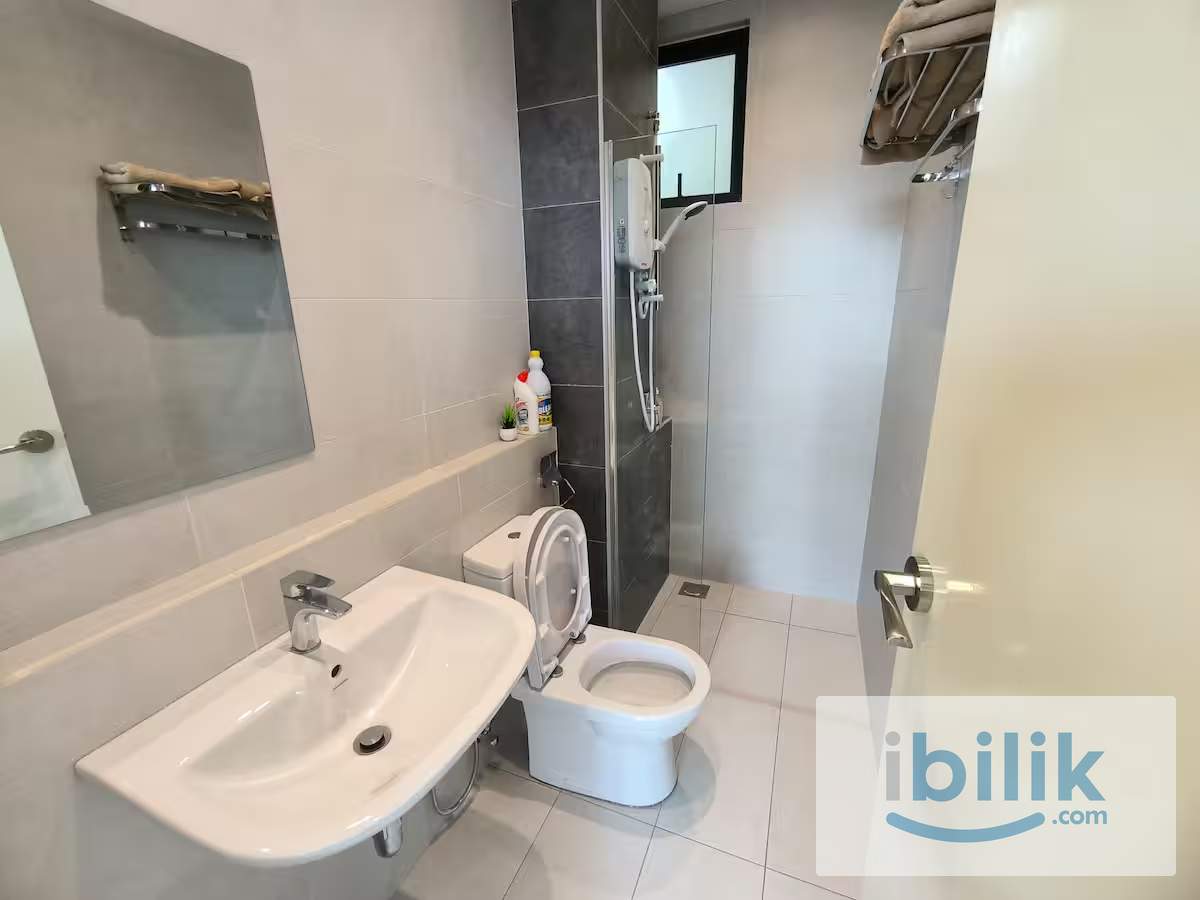 Medium Room Walk to MRT Maluri | Lavile Condo | Ready Move In - Image 3