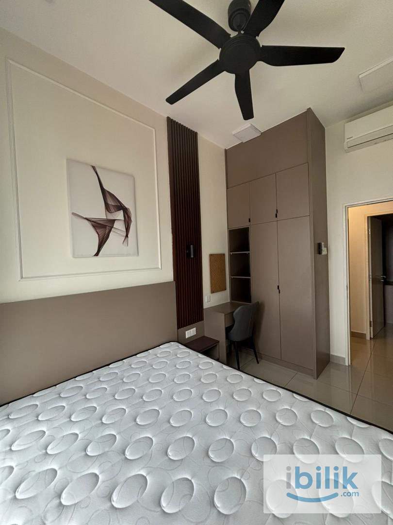 Premium Master Room | Walk to MRT Maluri + Velocity - Image 1