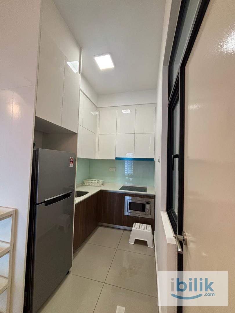 Budget Medium Room | Walk to MRT Maluri - Image 3
