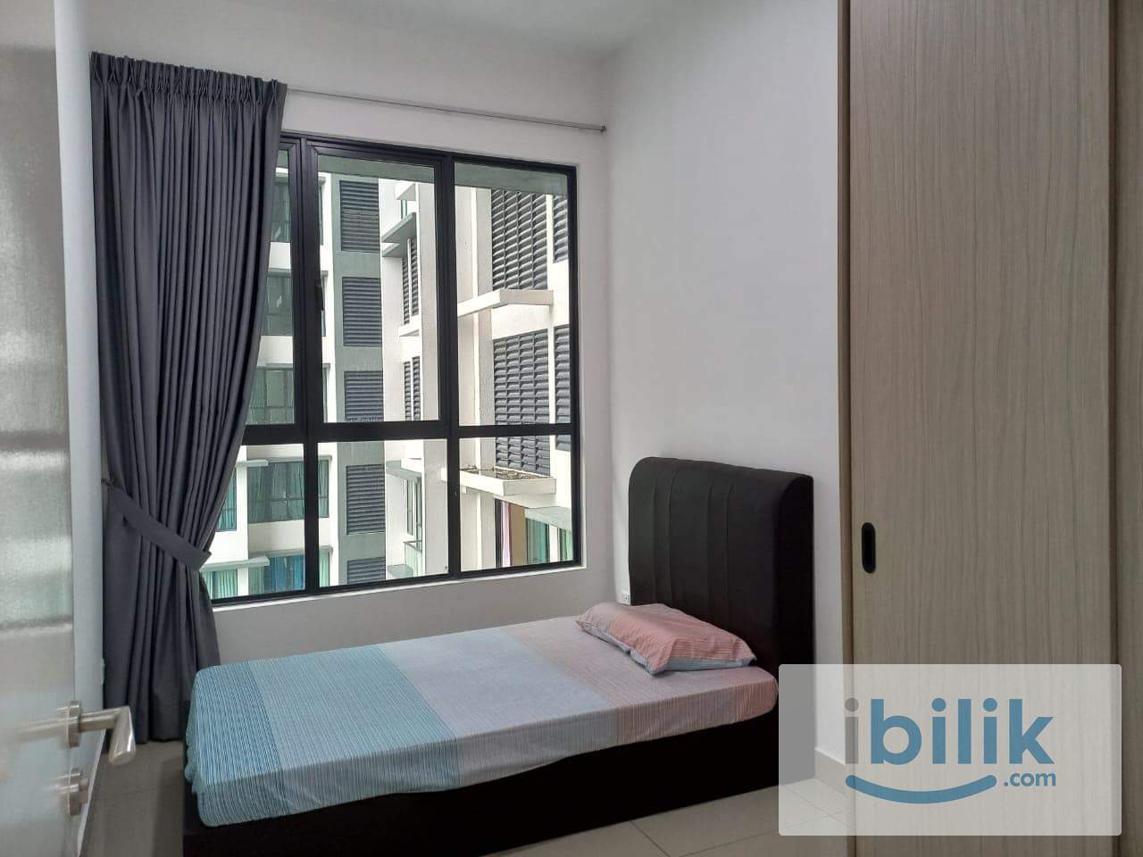 Lavile Medium Room Near MRT Maluri | Fully Furnished | Next to Sunway Velocity - Image 1