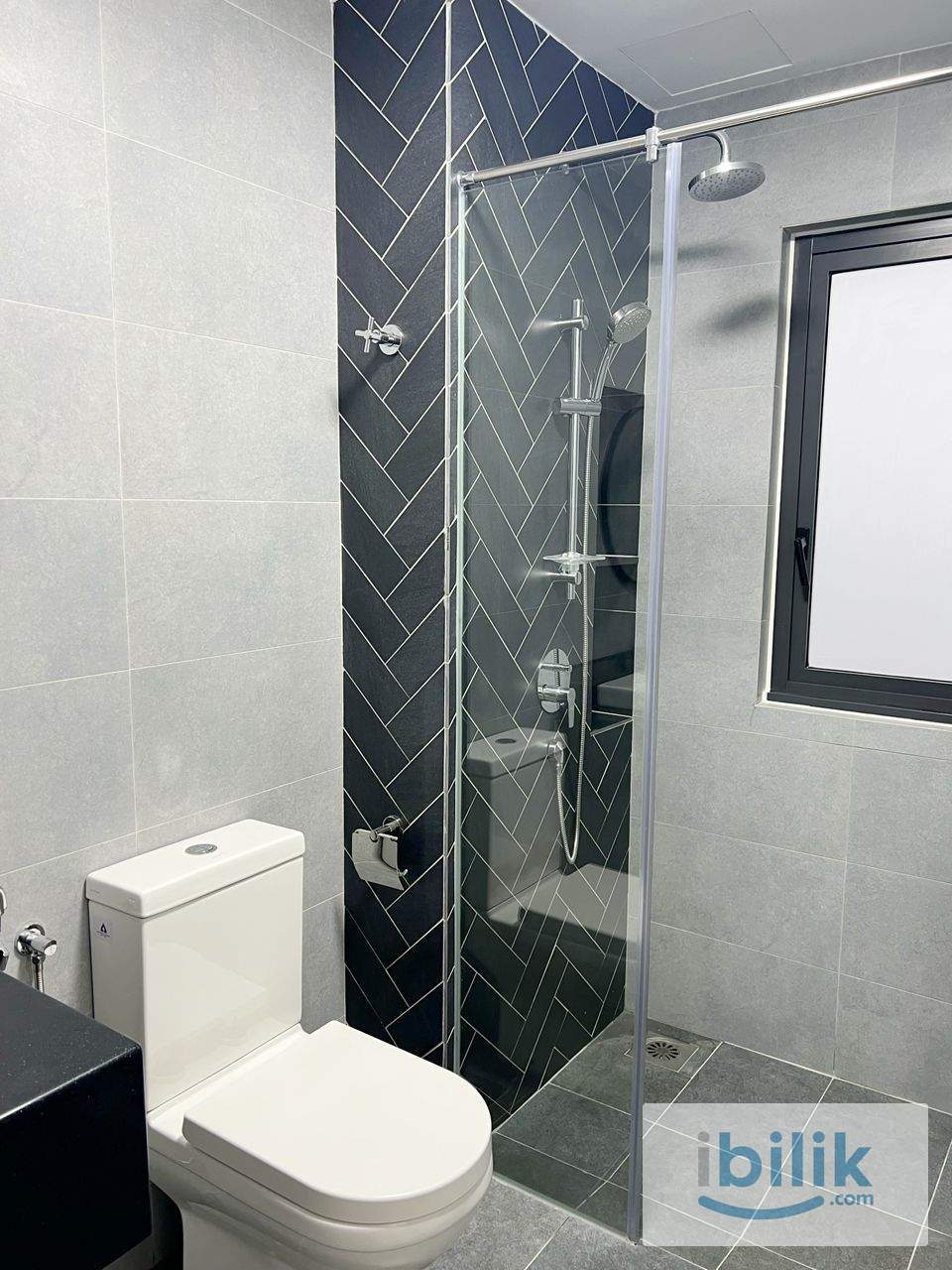 Spacious Master Bedroom Near MRT Maluri | Lavile Condo | Move In Ready - Image 2