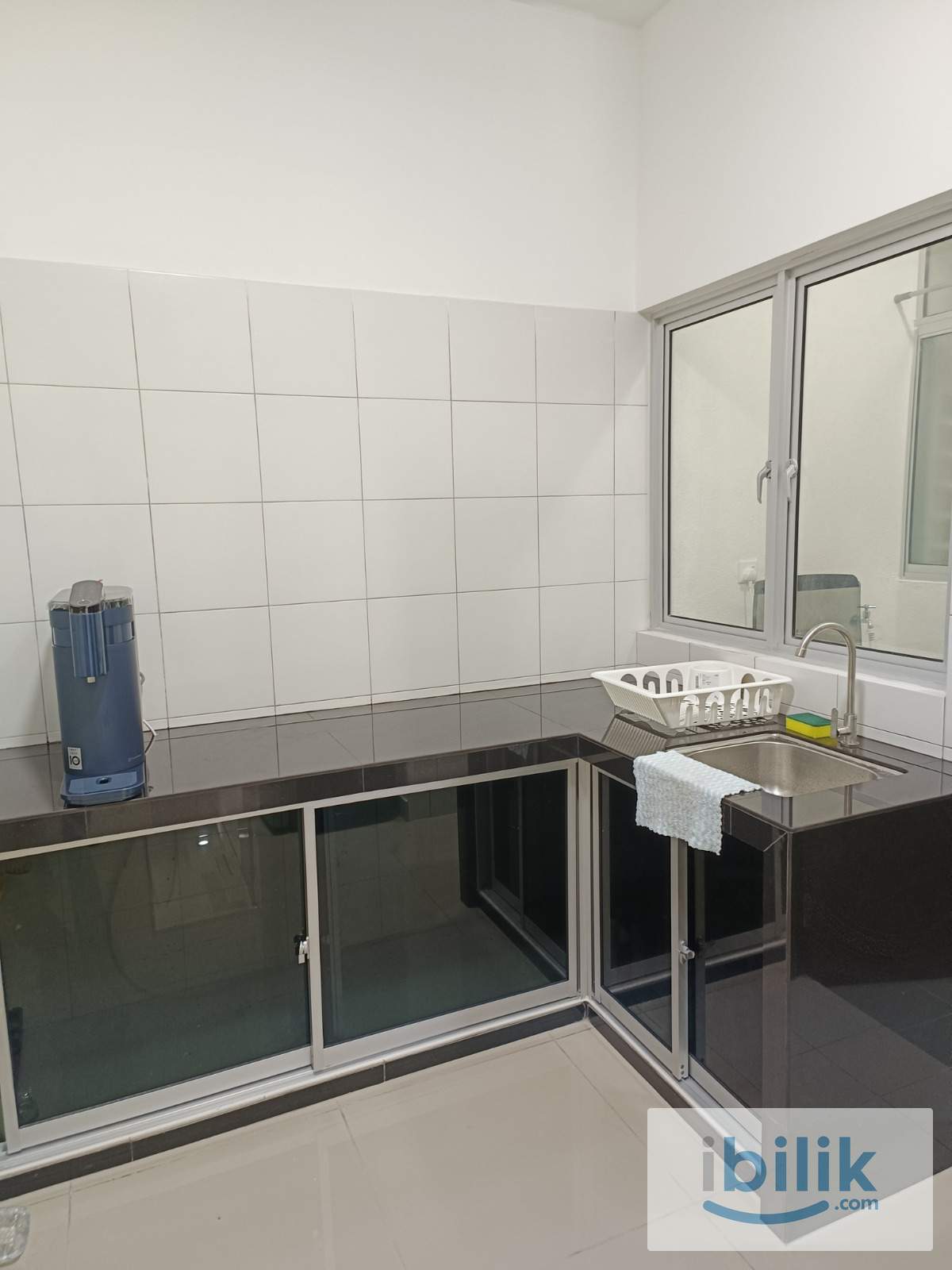 Master Room in Residensi Sateria - Image 2