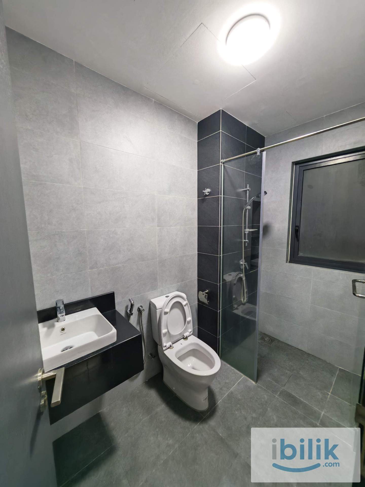 Spacious Master Room Sunway Velocity 🚇 | Walk to MRT Maluri - Image 3