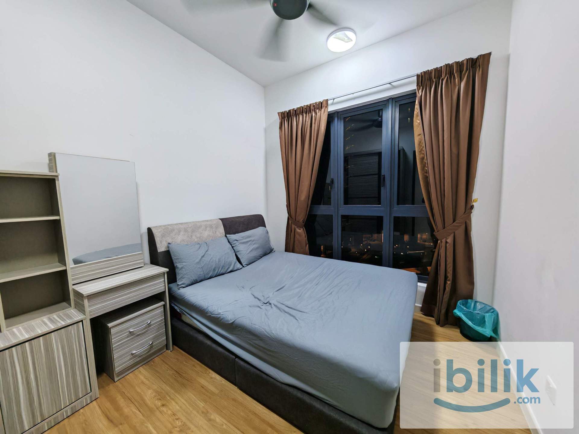 Medium Room for Rent | MRT Maluri | Sunway Velocity - Image 1
