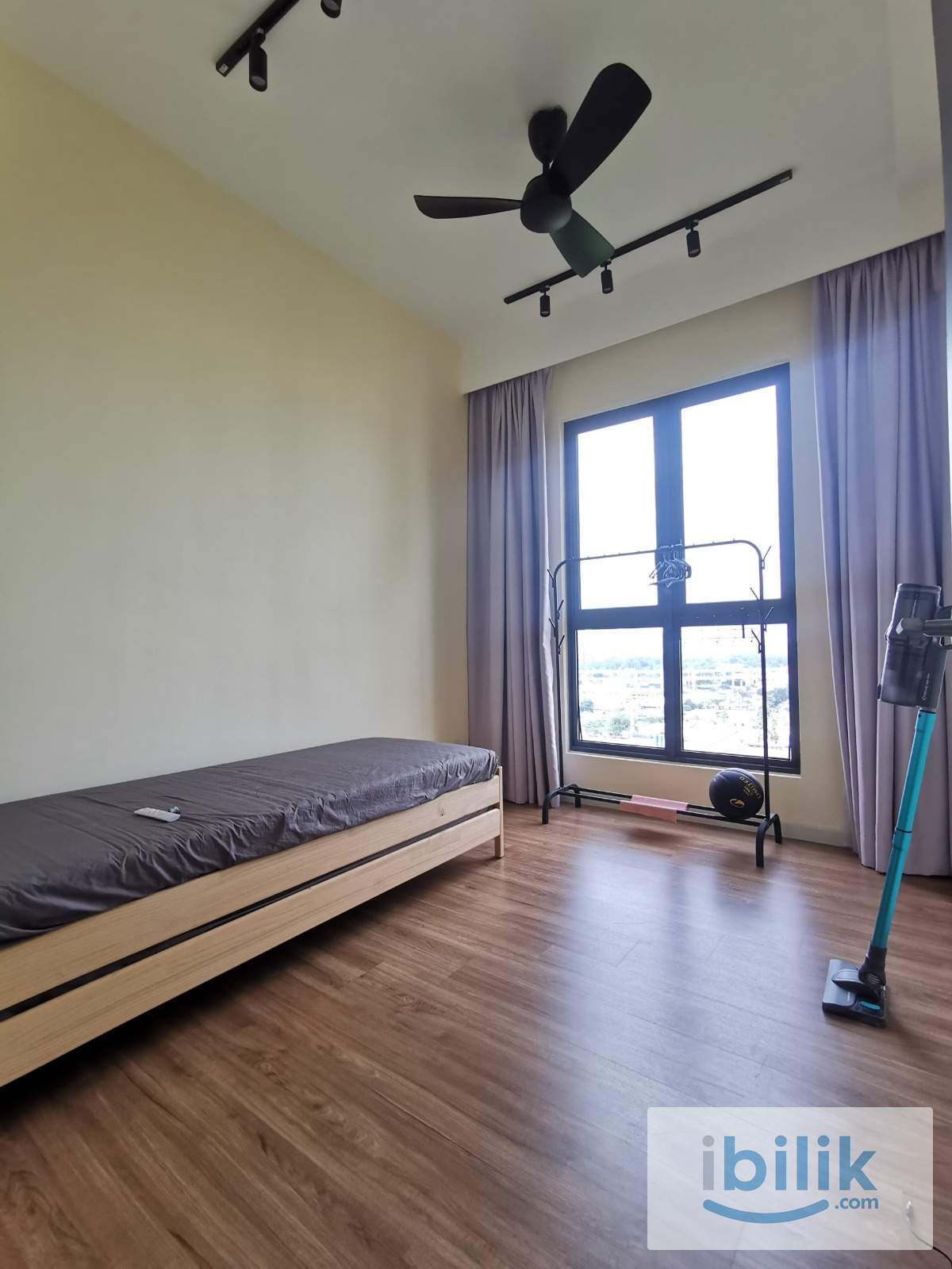 Single Room KL maluri | Near Sunway Velocity Mall - Image 1