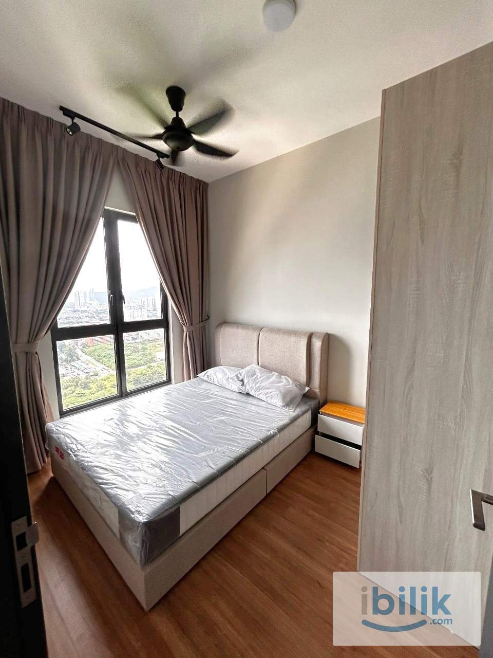 Budget Medium Room Sunway Velocity | Walk to MRT Maluri  - Image 1