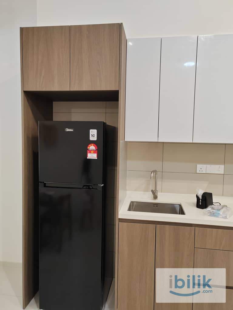 Large Master Room Near Velocity | Walk to MRT Maluri - Image 3