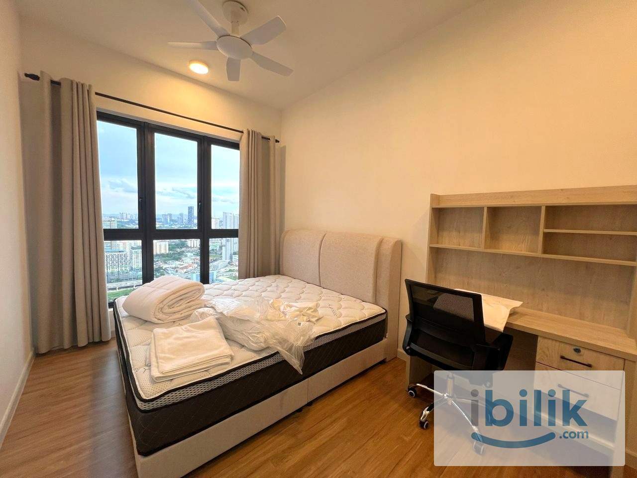 Master Room next to Maluri MRT | Near Velocity Mall - Image 1