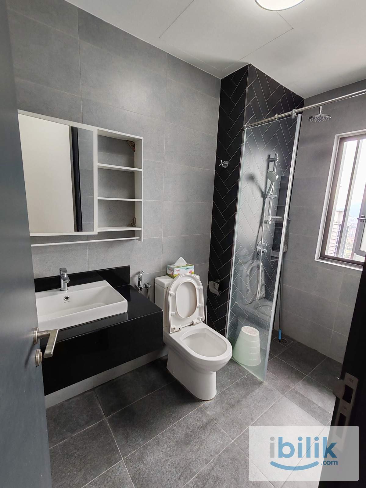 Master Room Sunway Velocity with Private Bath | Near MRT Maluri - Image 2