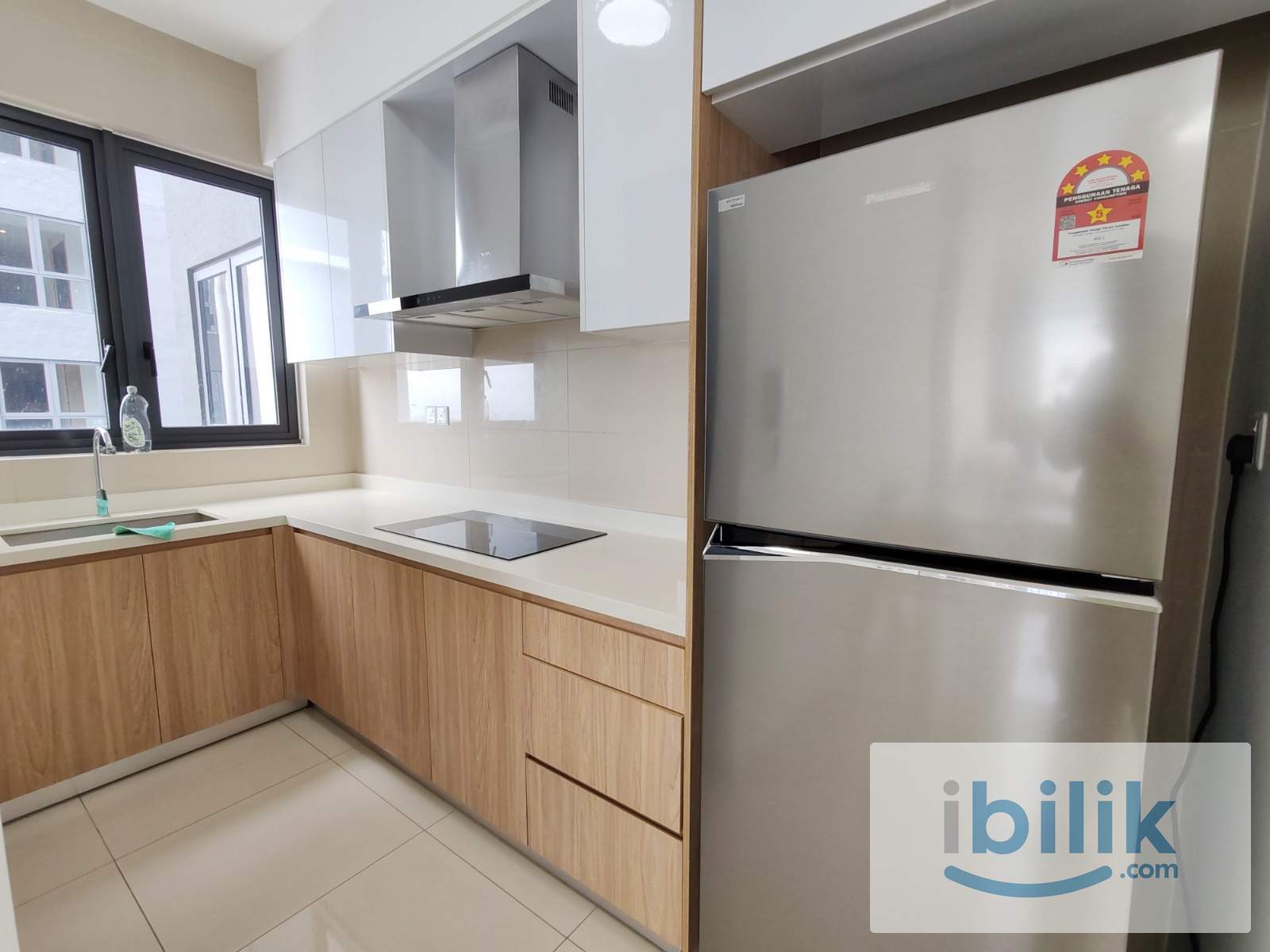 Spacious Medium Room near MRT Maluri | Walk to Sunway Velocity - Image 4