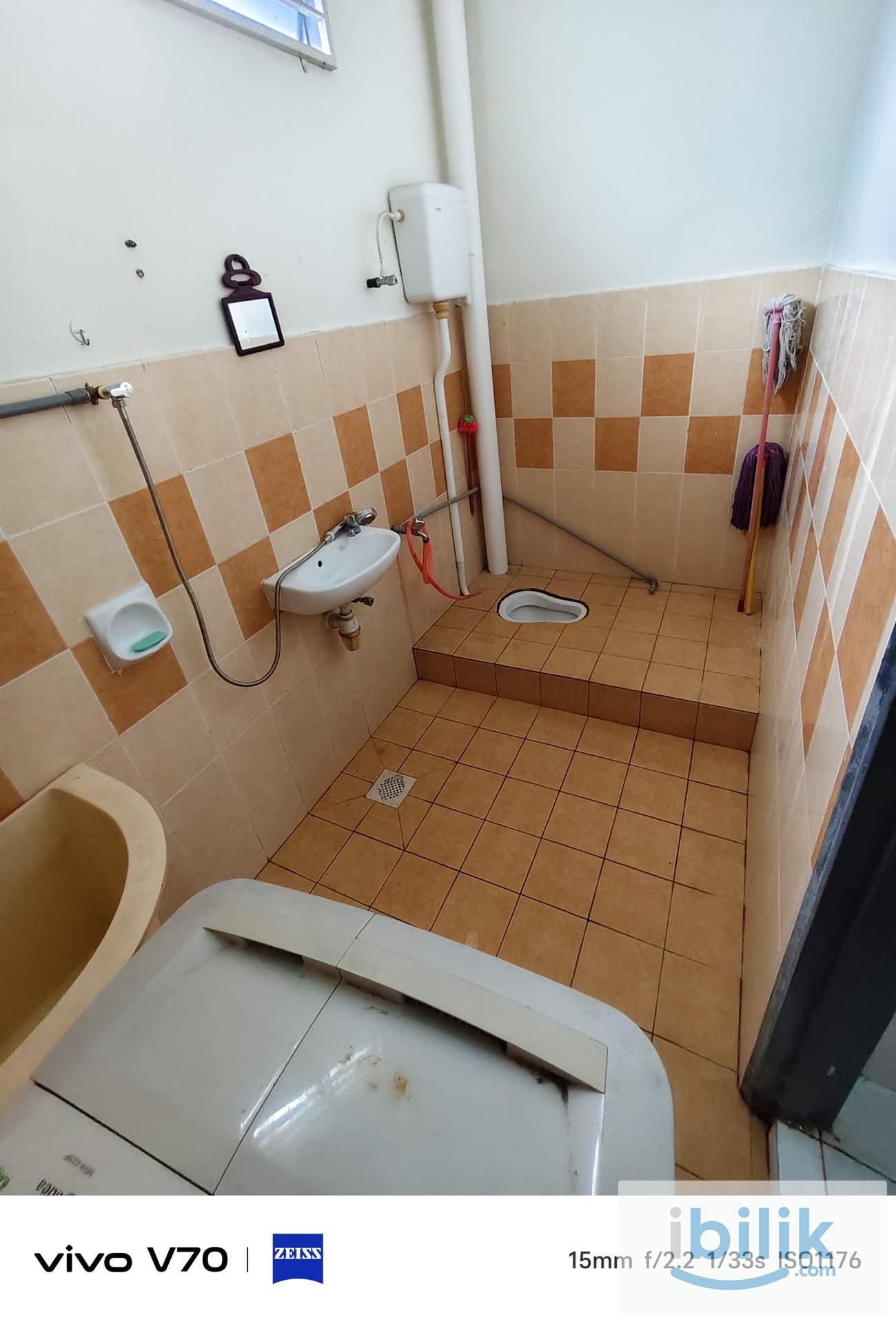 Room For Rent - Image 6